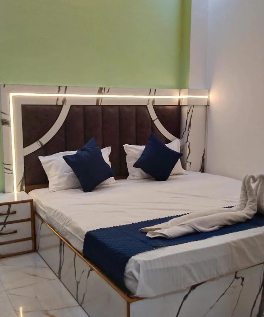Nirvana Family Guest House Varanasi India